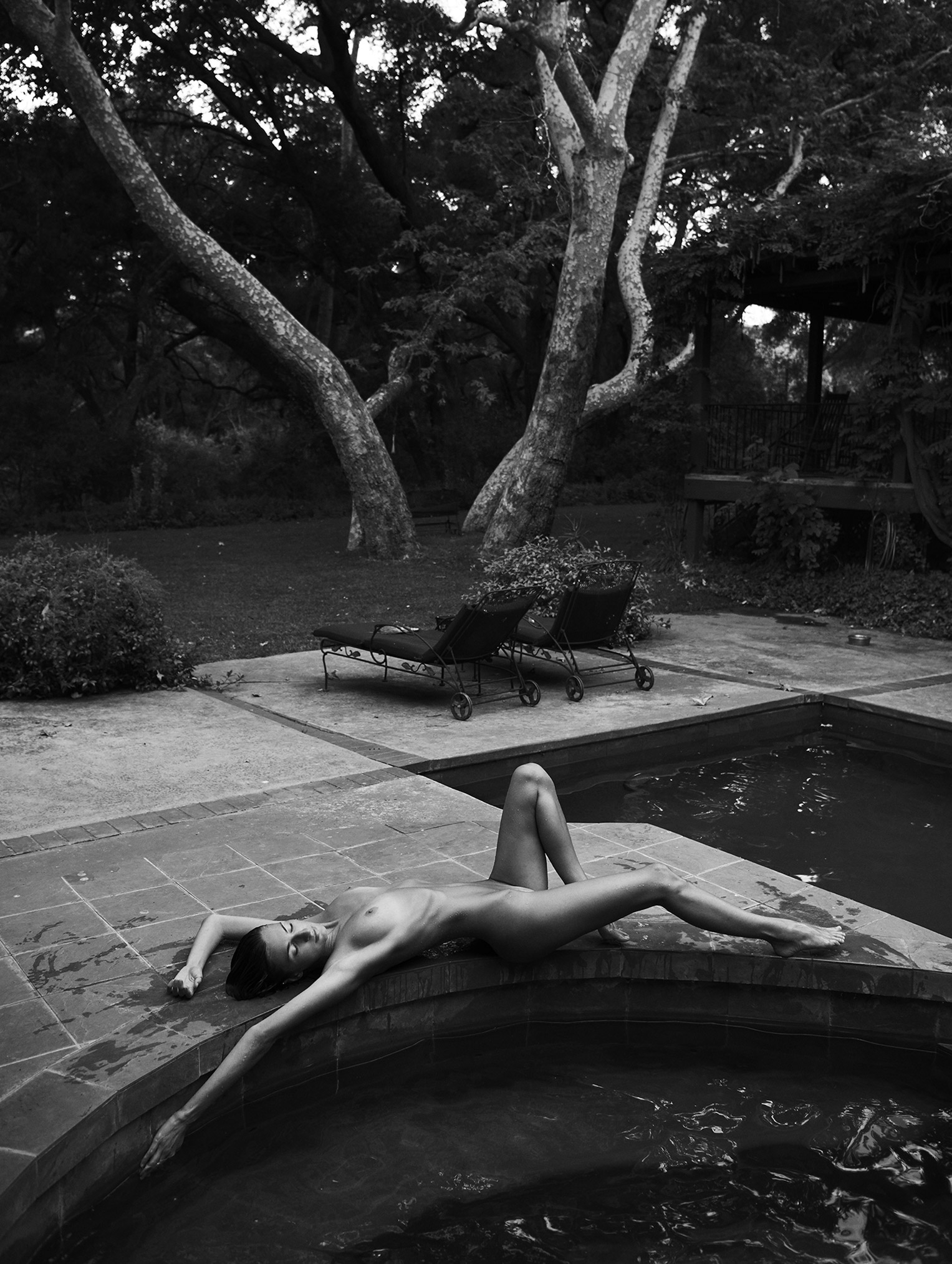 Элен Дали отдыхает у бассейна / Elen Dali nude by Stefan Rappo Элен Дали отдыхает у бассейна / Elen Dali nude by Stefan Rappo