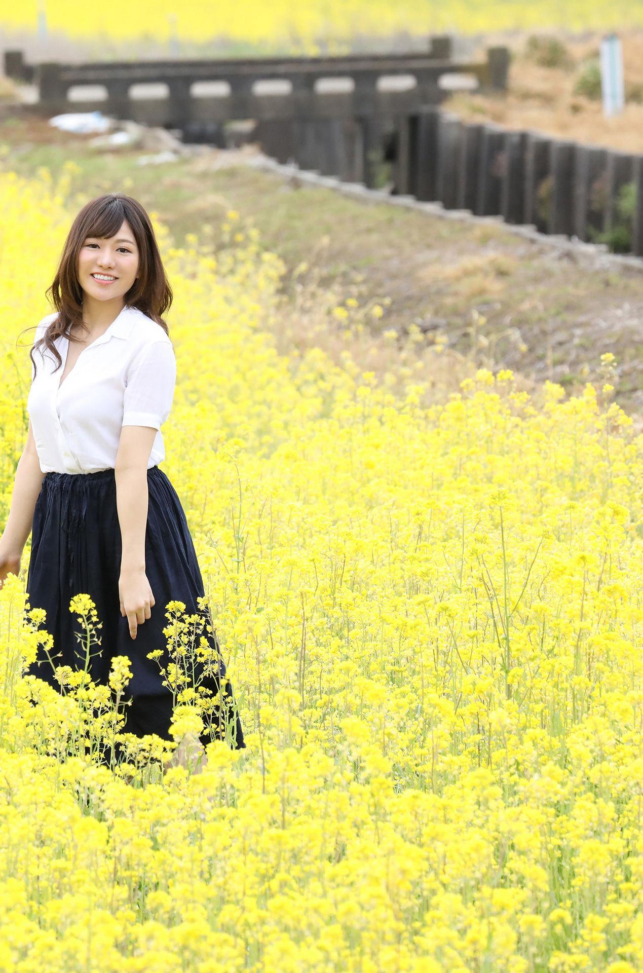 Rina Fujisaki 藤崎里菜, 写真集 電子版だけの特典カットつき！ 「Blossom」 Set.02(2)