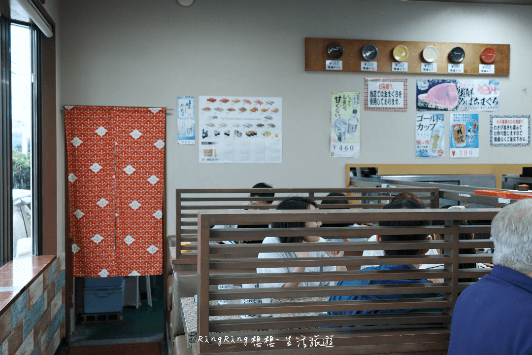 美國村迴轉壽司市場美浜店座位