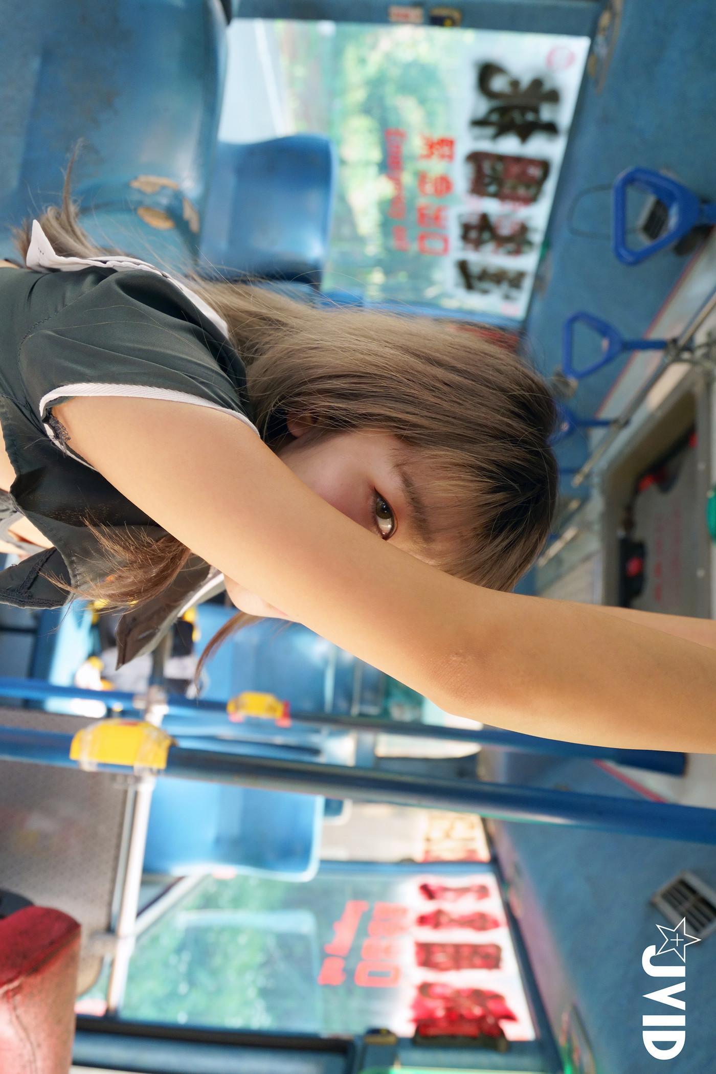 JVID 伊芙蝶 – 真实-公车上处女丧失回忆录 Set.02(2)