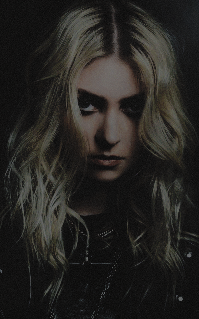 Taylor Momsen UPKL4eTJ_o