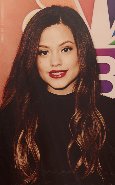 Sarah Jeffery Lzo31vwr_o