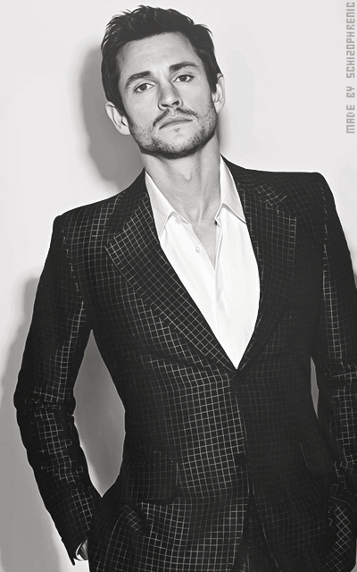 Hugh Dancy TqovNE7P_o