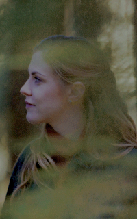 Sara Canning Q49H6Ll7_o