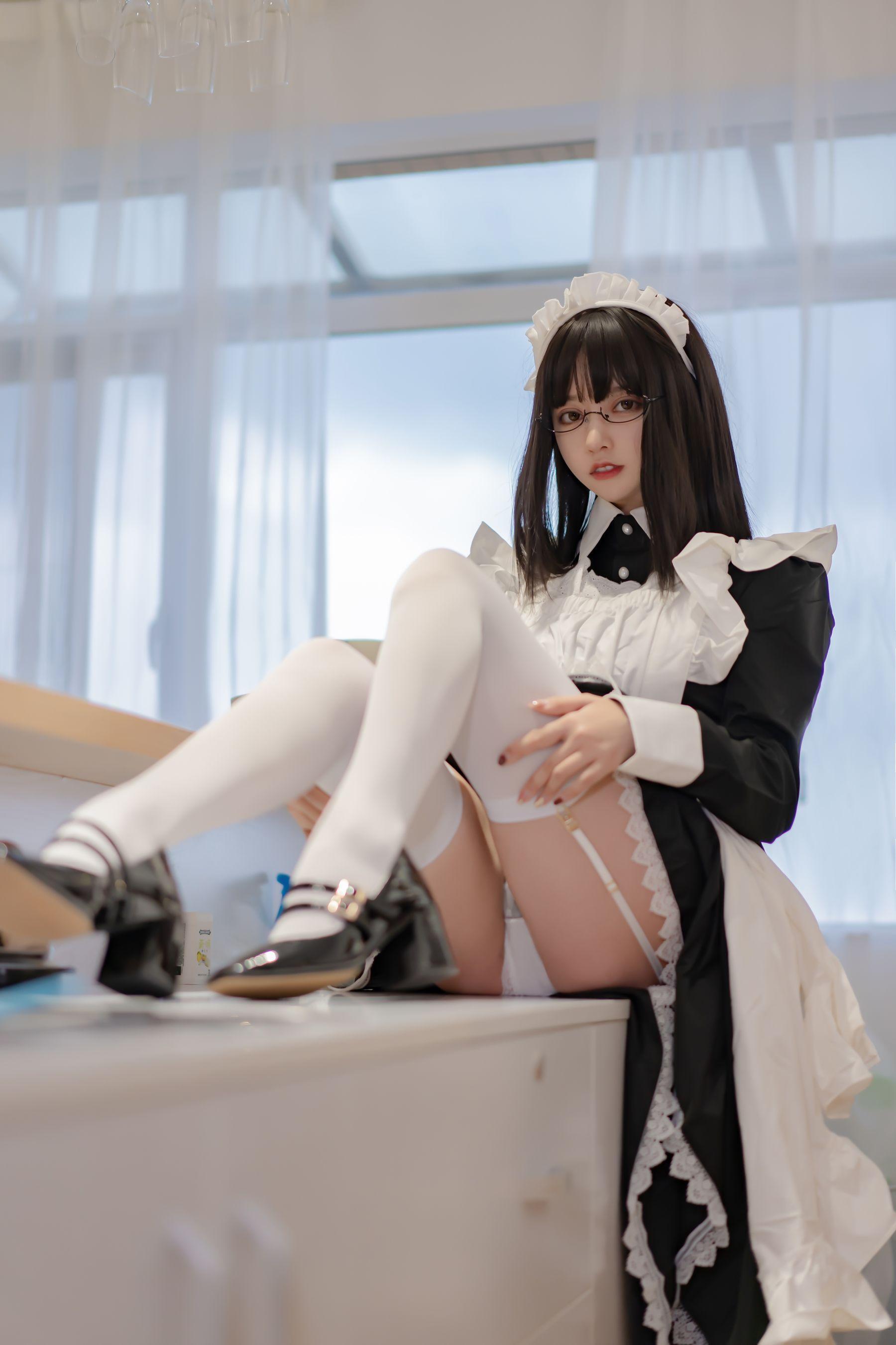 [Cosplay] 米线线sama – 女仆长裙 写真集(2)