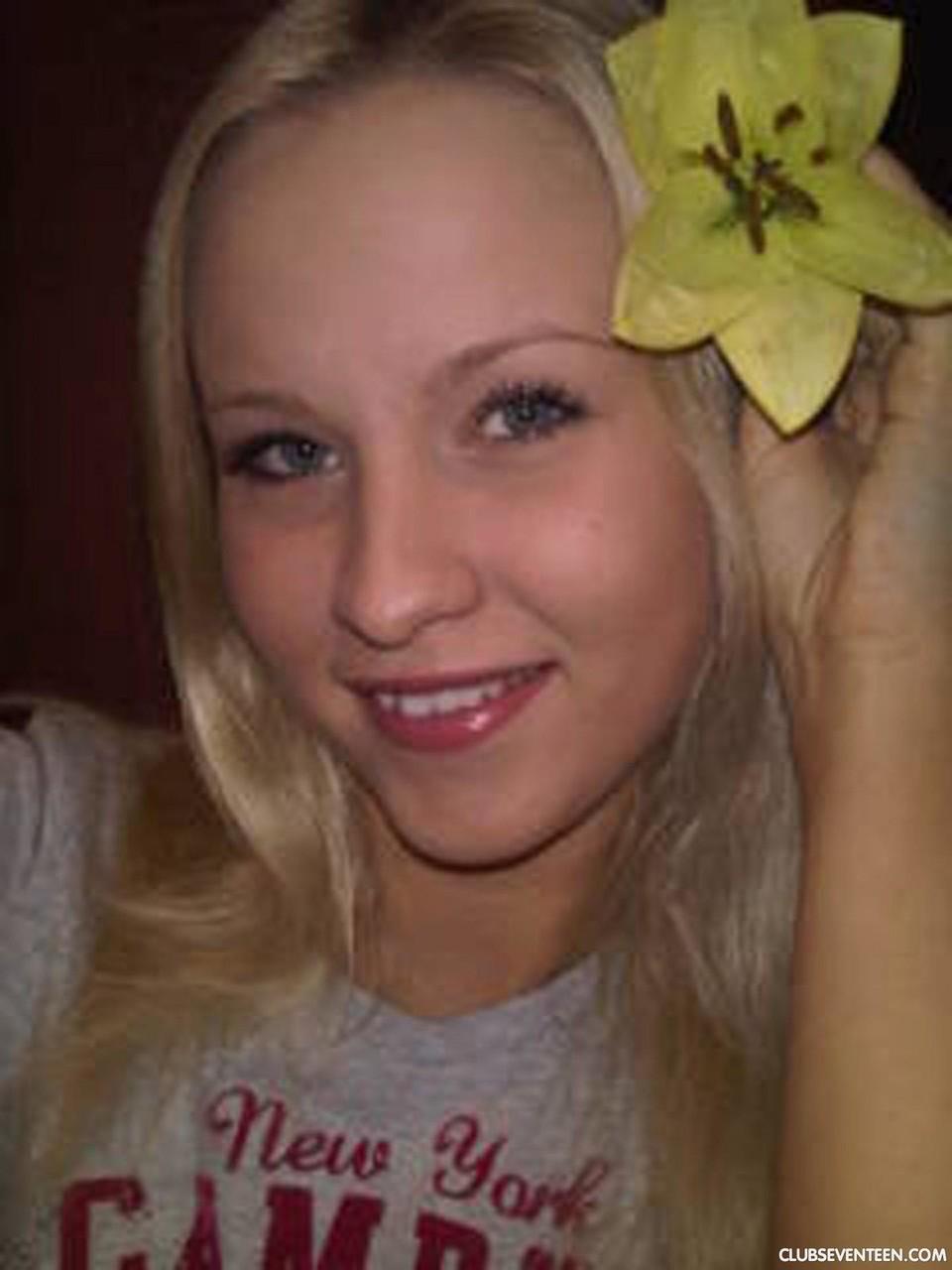 Young blonde girl Alice K looks a doll in these stolen phone photos(2)