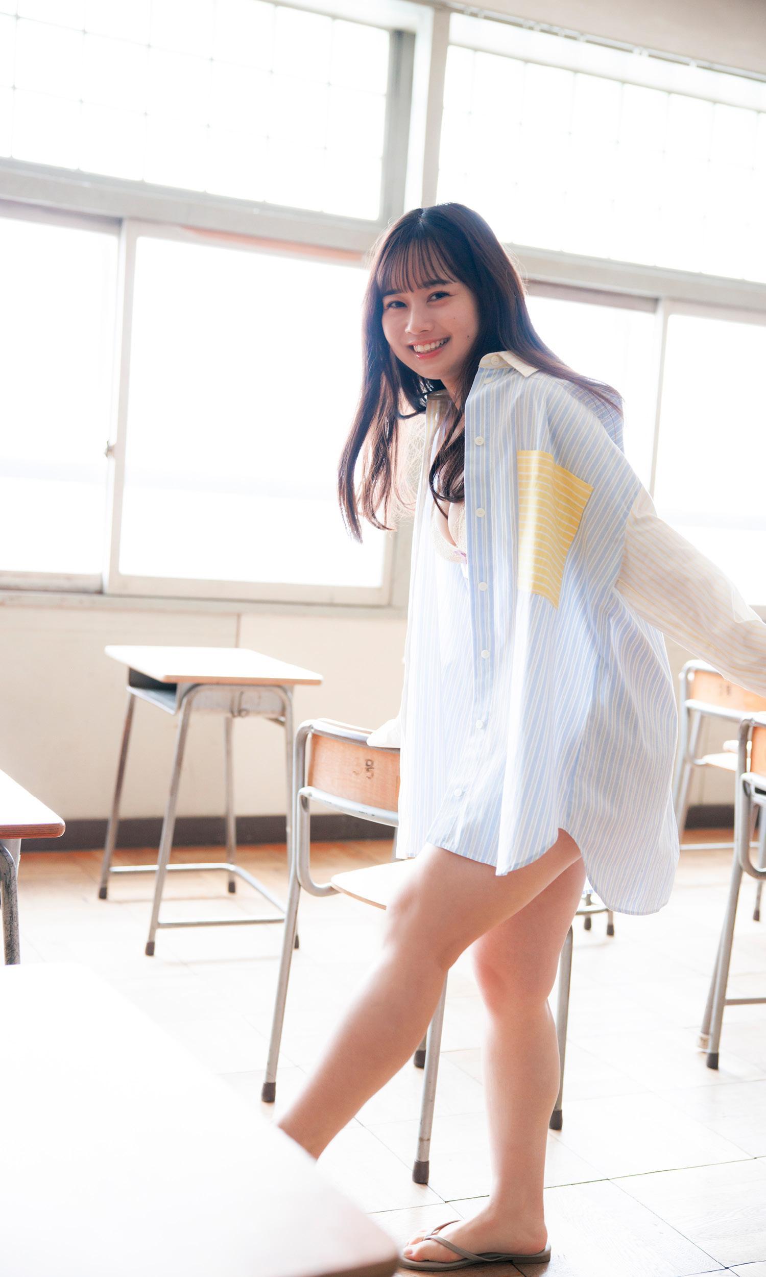 Saeko Kondo 近藤沙瑛子, 週プレ Photo Book 「夏の扉を開いたあの日の教室で」 Set.02(8)