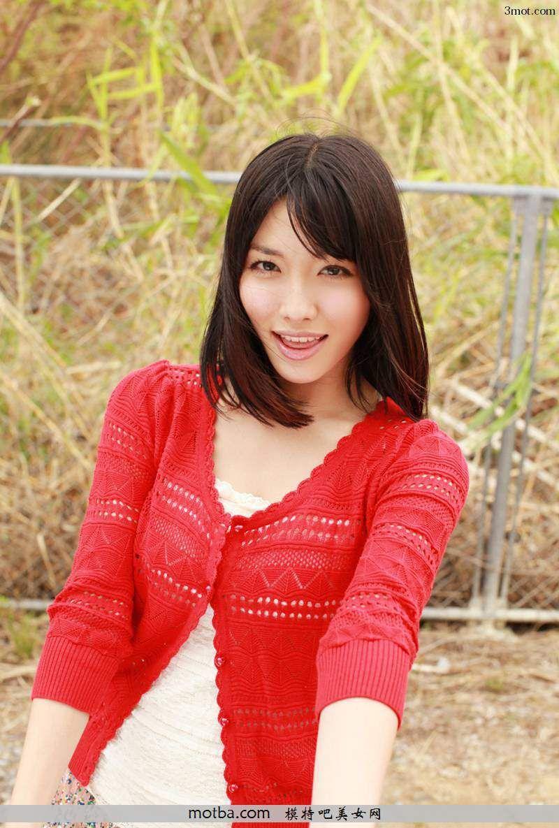 日本女人今野杏南惹火身材激情写真2(3)