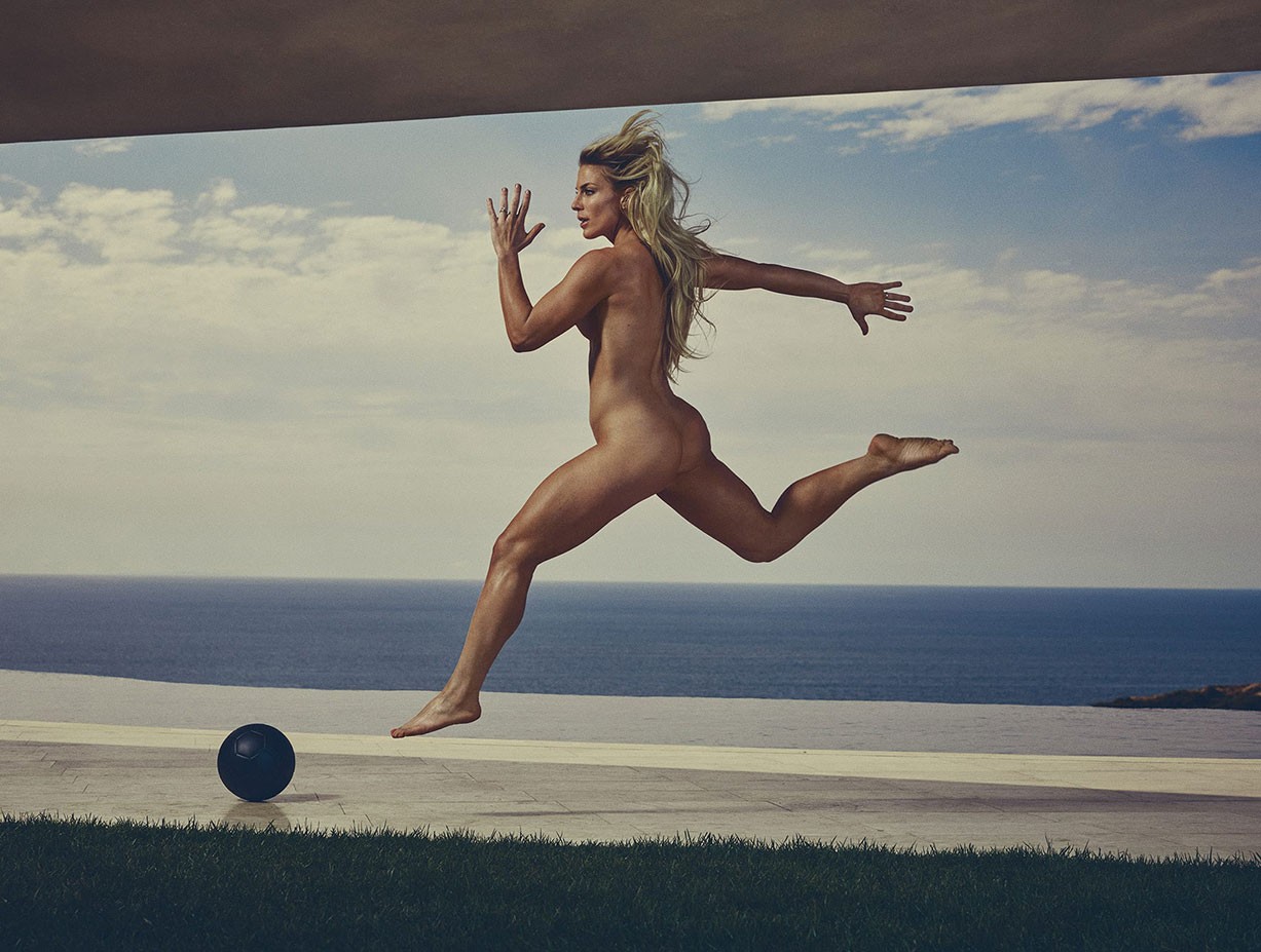 Julie and Zach Ertz - ESPN The Body Issue 2017 / photo by Carlos Serrao Julie and Zach Ertz - ESPN The Body Issue 2017 / photo by Carlos Serrao