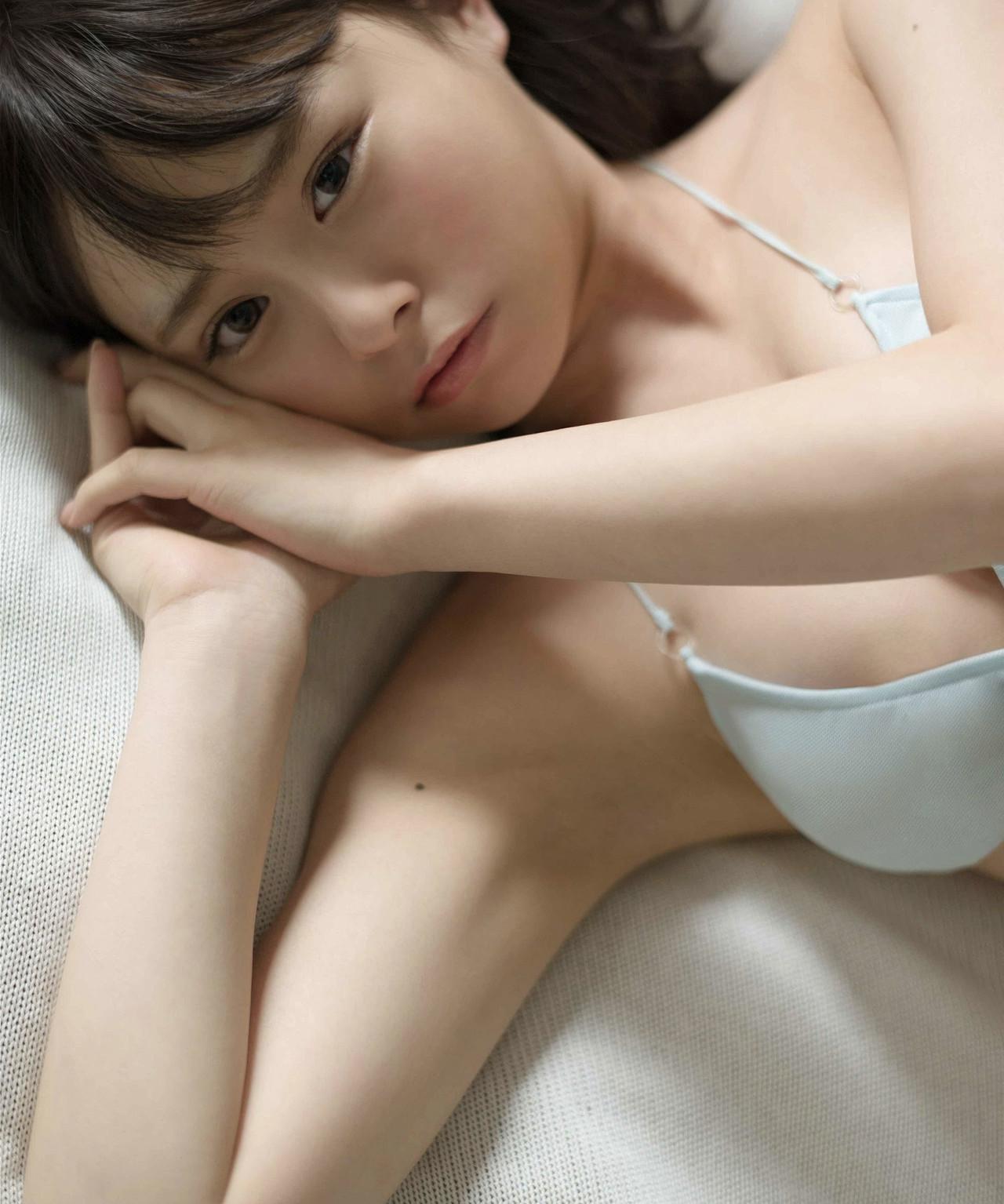 Rena Sato 佐藤麗奈, 週プレ Photo Book 「不思議の国のさとれな」 Set.01(12)