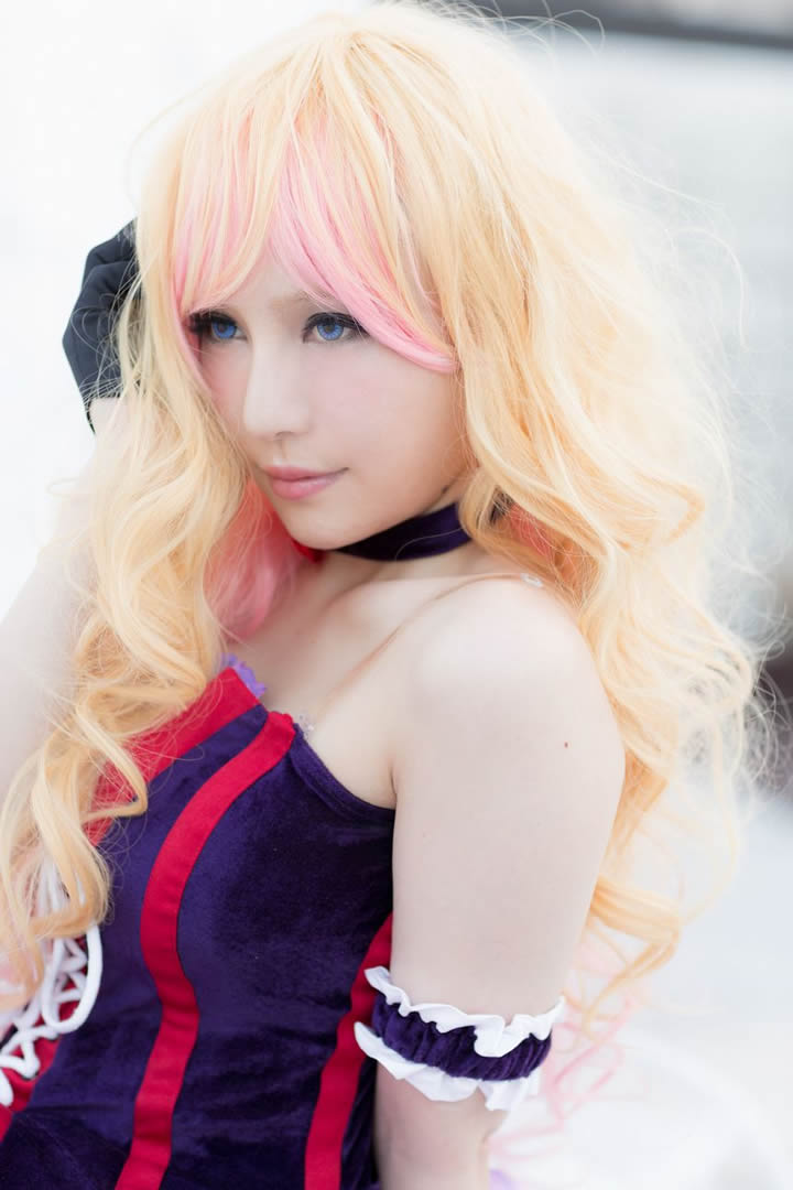 The best cosplay queen Xueluer has no holy light human body 6