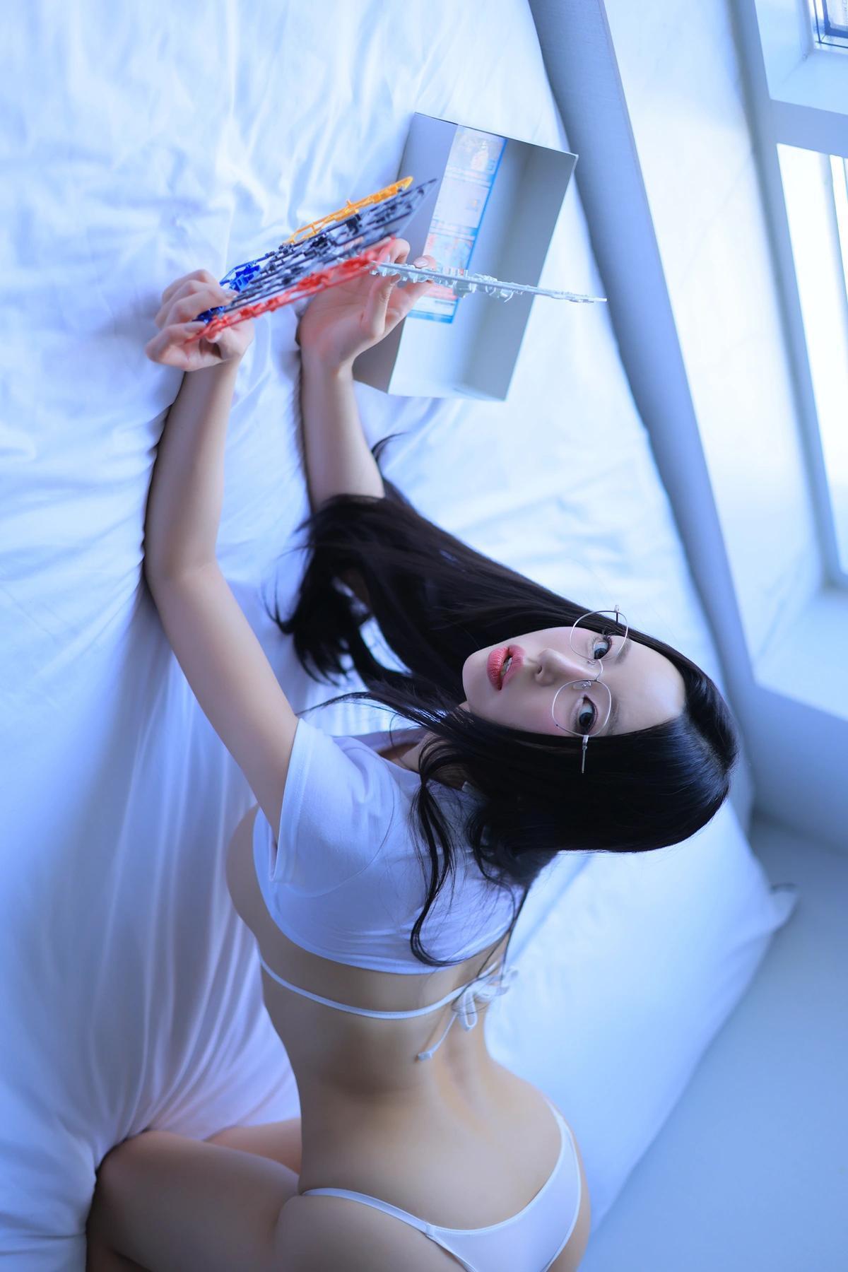 Dongeuran 동그란, PhotoBook 「Toy」 Set.04(11)