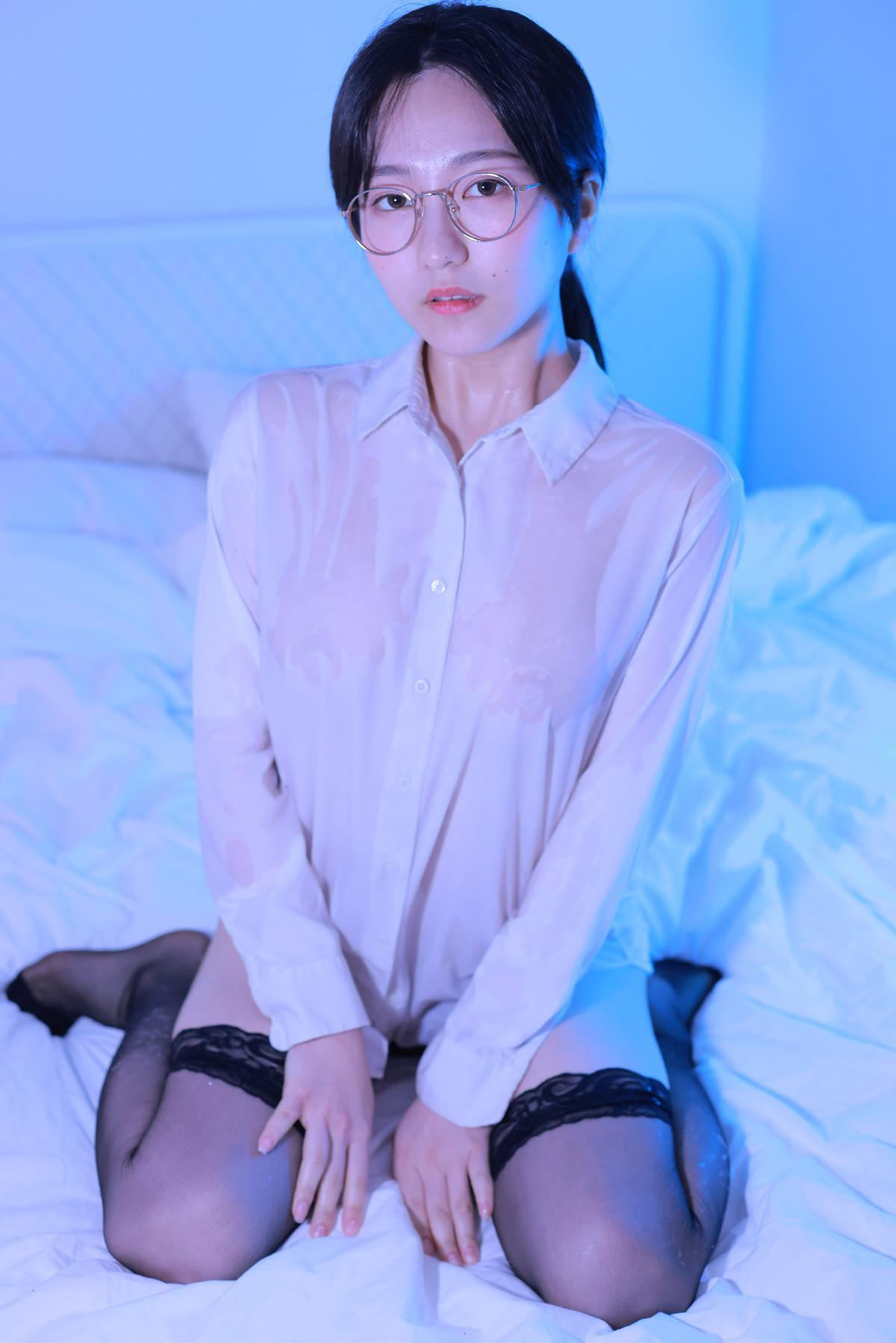 Sehee 세희, Photobook ‘ Glasses Shirt’ Set.01(4)