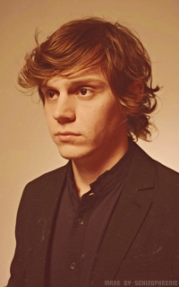 Evan Peters YFYI02db_o