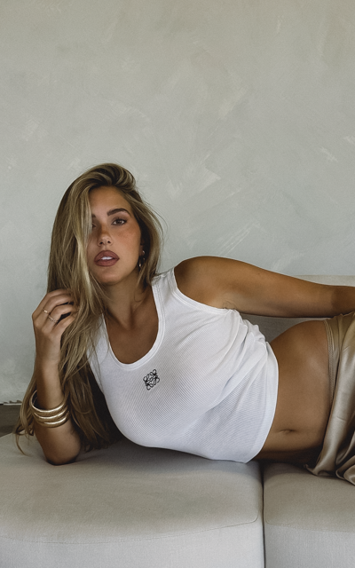 Kara Del Toro QUI1AAmr_o