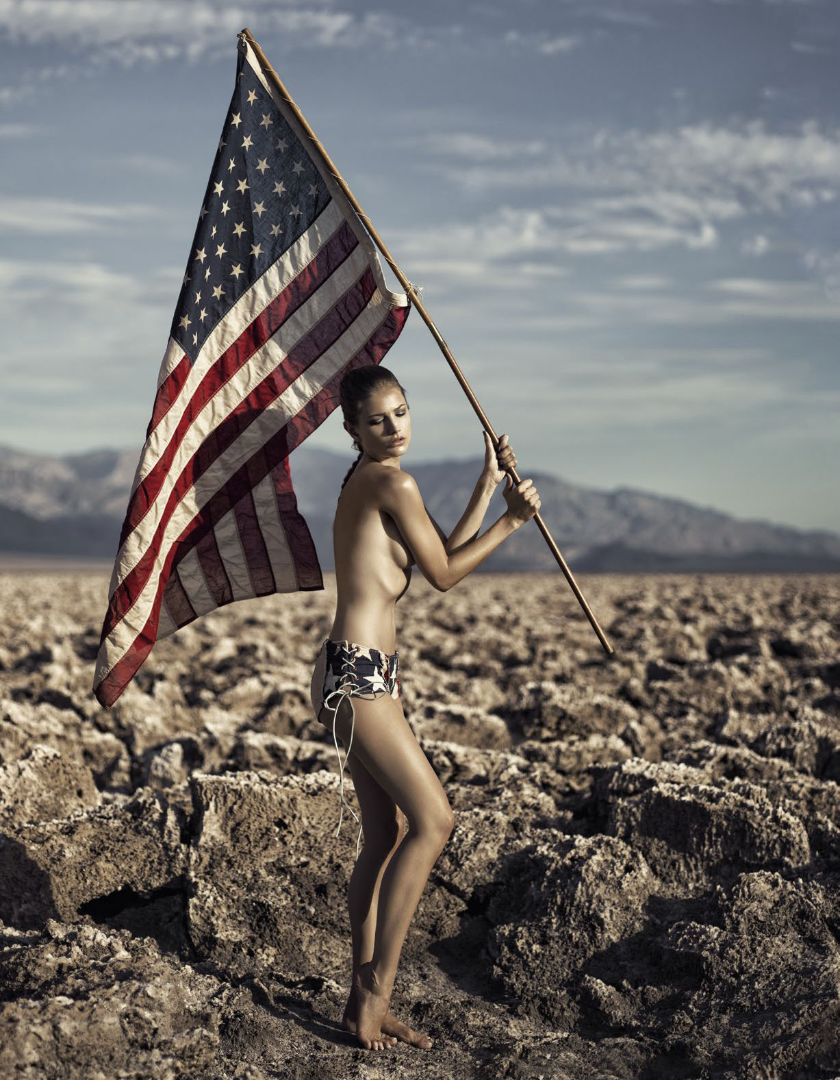Девушки и американский флаг (58 секси фото)