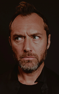 Jude Law - Page 3 O272Th0Y_o