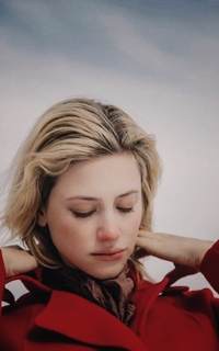 Lili Reinhart ZNxQejiU_o