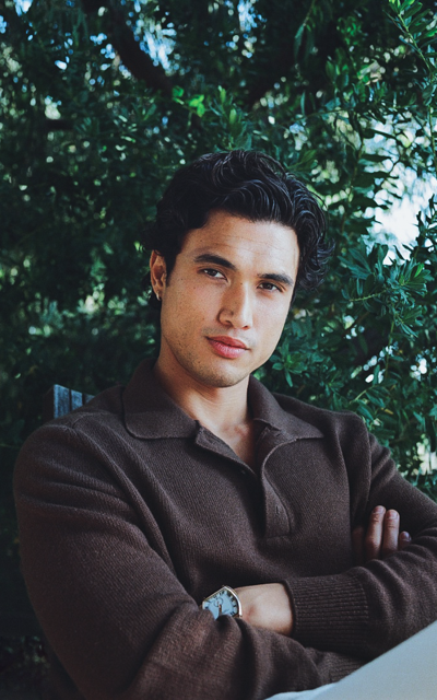 Charles Melton CKDOoLBV_o