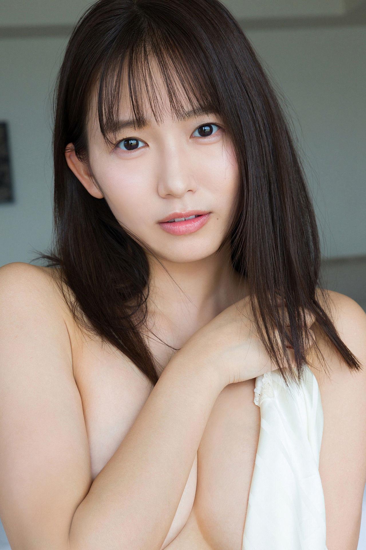 Nene Shida 志田音々, ファースト写真集アナザーバージョン 『ｎｅｎｅ－まるっとりっぷ－』 Set.04(30)