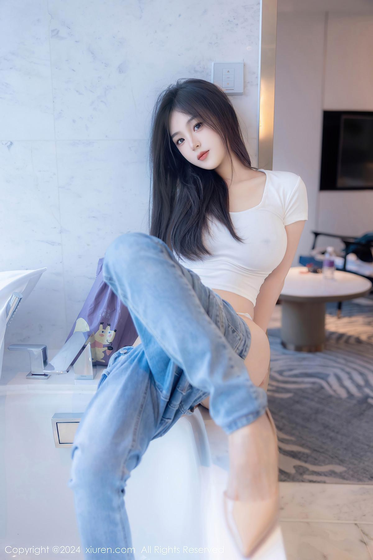XIUREN No.8467 周周不吃香菜(17)