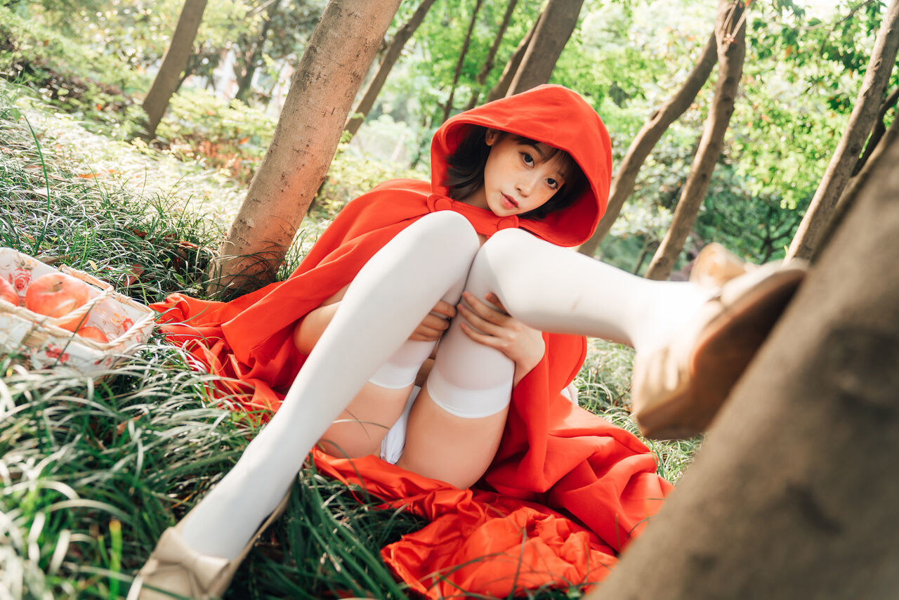 奈汐酱Nice 自撮り - Red Riding Hood