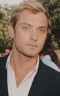 Jude Law - Page 4 4Eq0GftW_o