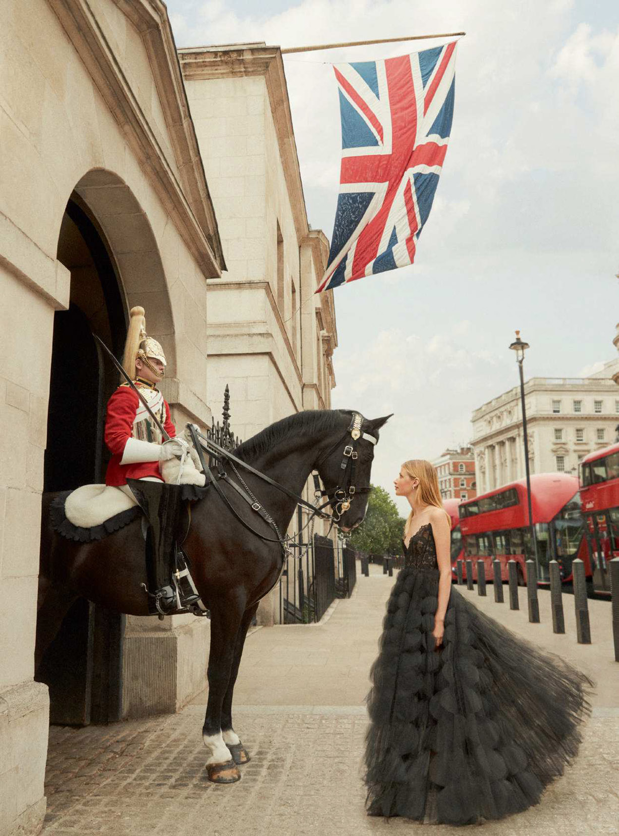 Королевская инспекция караула / For Queen and Country - Anna Lund by Richard Phibbs / Harpers Bazaar UK september 2018 Королевская инспекция караула / For Queen and Country - Anna Lund by Richard Phibbs / Harpers Bazaar UK september 2018