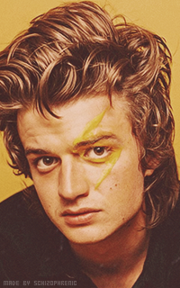 Joe Keery Q5D2H2NO_o