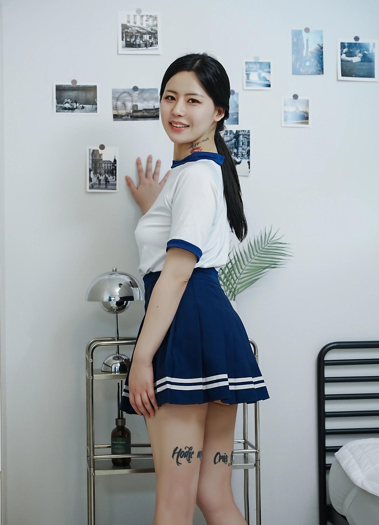 Choi Ri 최리, Photobook Vol.01 「Bloomers」 Set.01(27)
