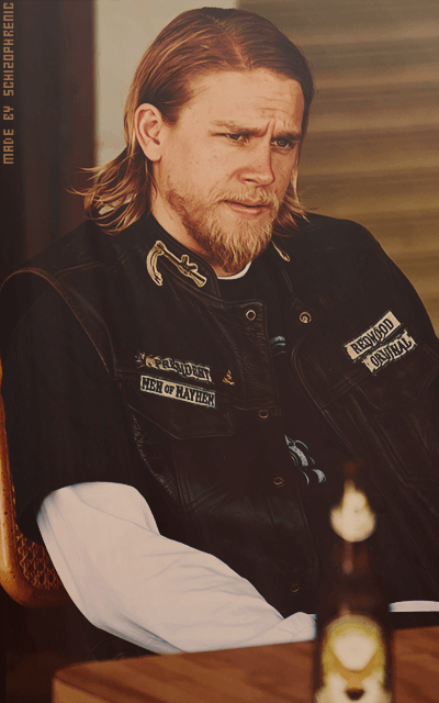 Charlie Hunnam FD4Nfjoo_o