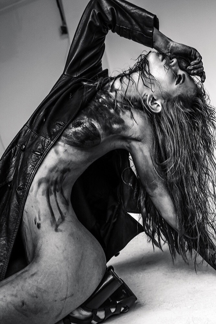 Anastasiya Scheglova nude by Jurij Treskow / Treats! Magazine september 2015 Anastasiya Scheglova nude by Jurij Treskow / Treats! Magazine september 2015