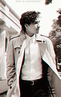 Robert Sheehan 1NVOr5GE_o