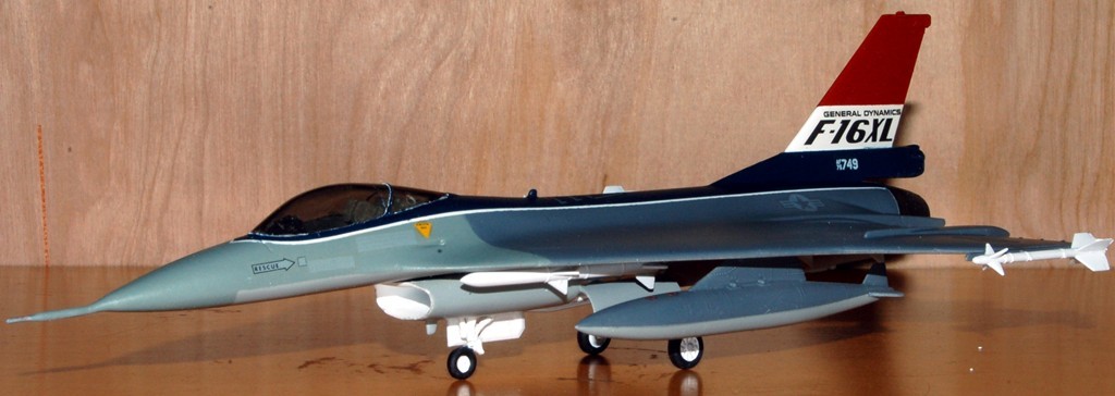 Monogram 1/72 General Dynamics F-16XL - Ready for Inspection - Aircraft -  Britmodeller.com