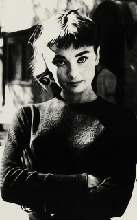 Audrey Hepburn V56Xgsks_o