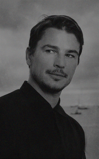  Josh Hartnett EPOC1QT7_o