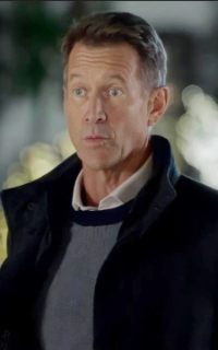 James Denton UHKPqmI0_o