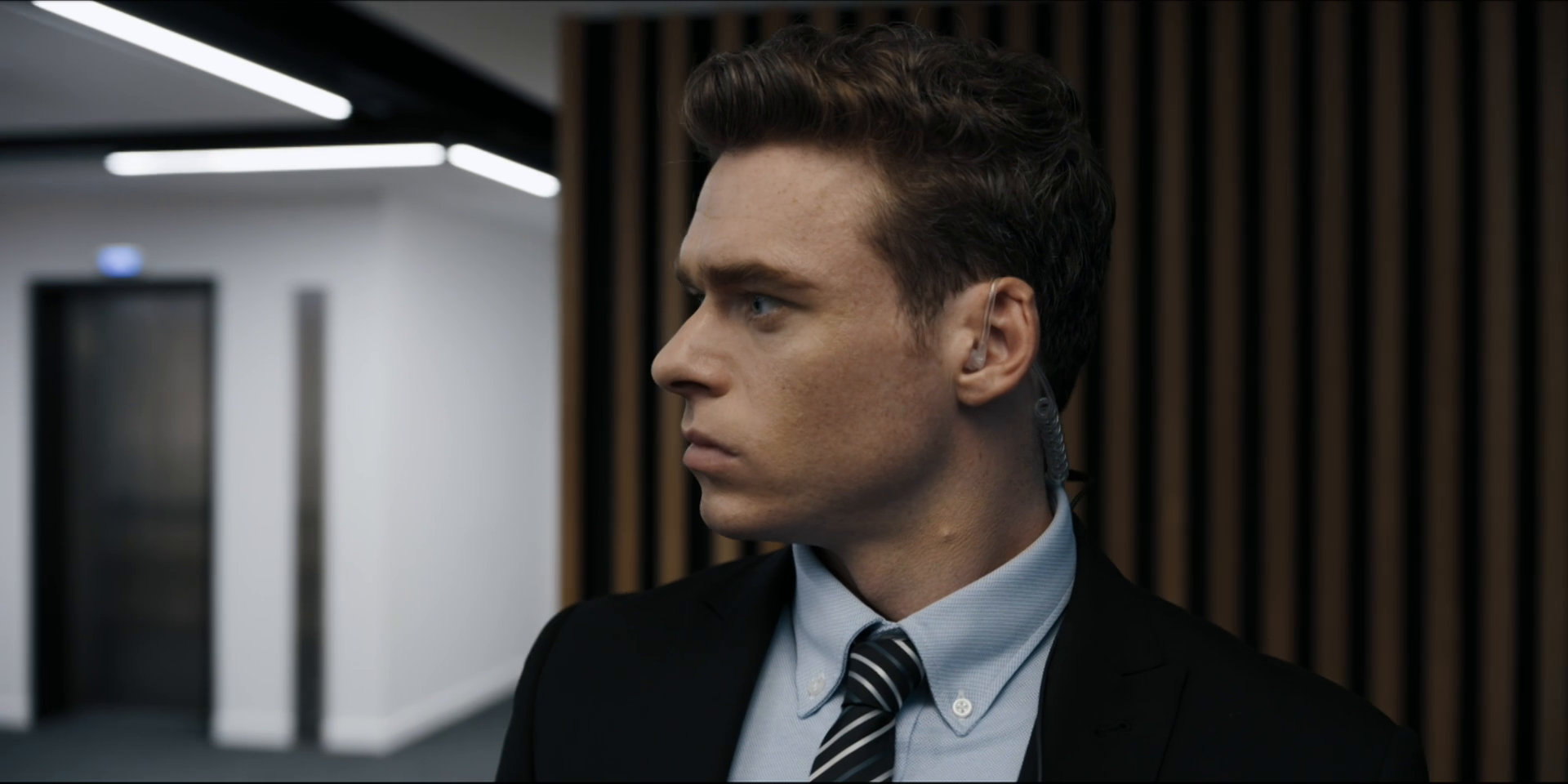 Bodyguard.S01E02.1080p.AMZN.WEB-DL.DDP2.0.H.264-NTb – 1.1 GB