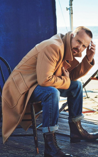 Aaron Paul UXoimROC_o