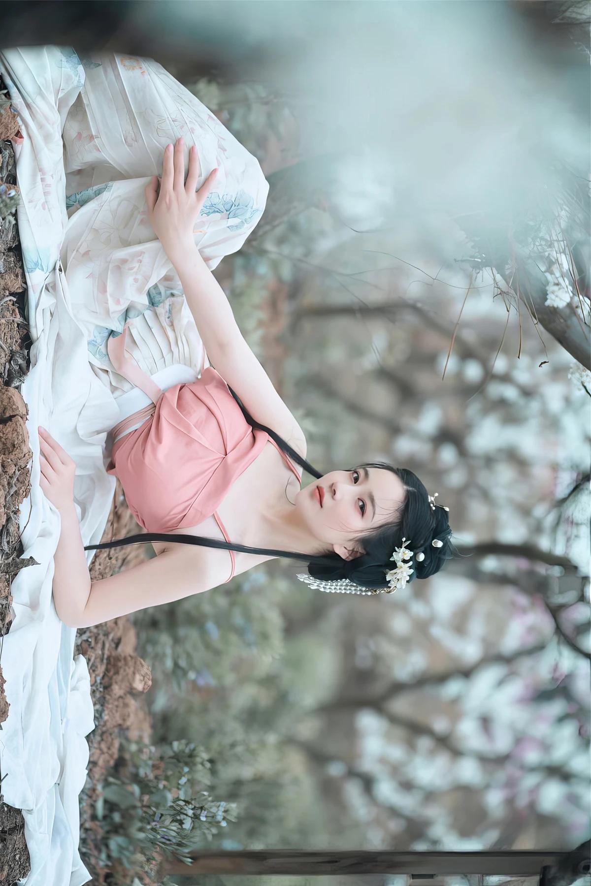 年年Nnian, 写真集 – 三月花(11)