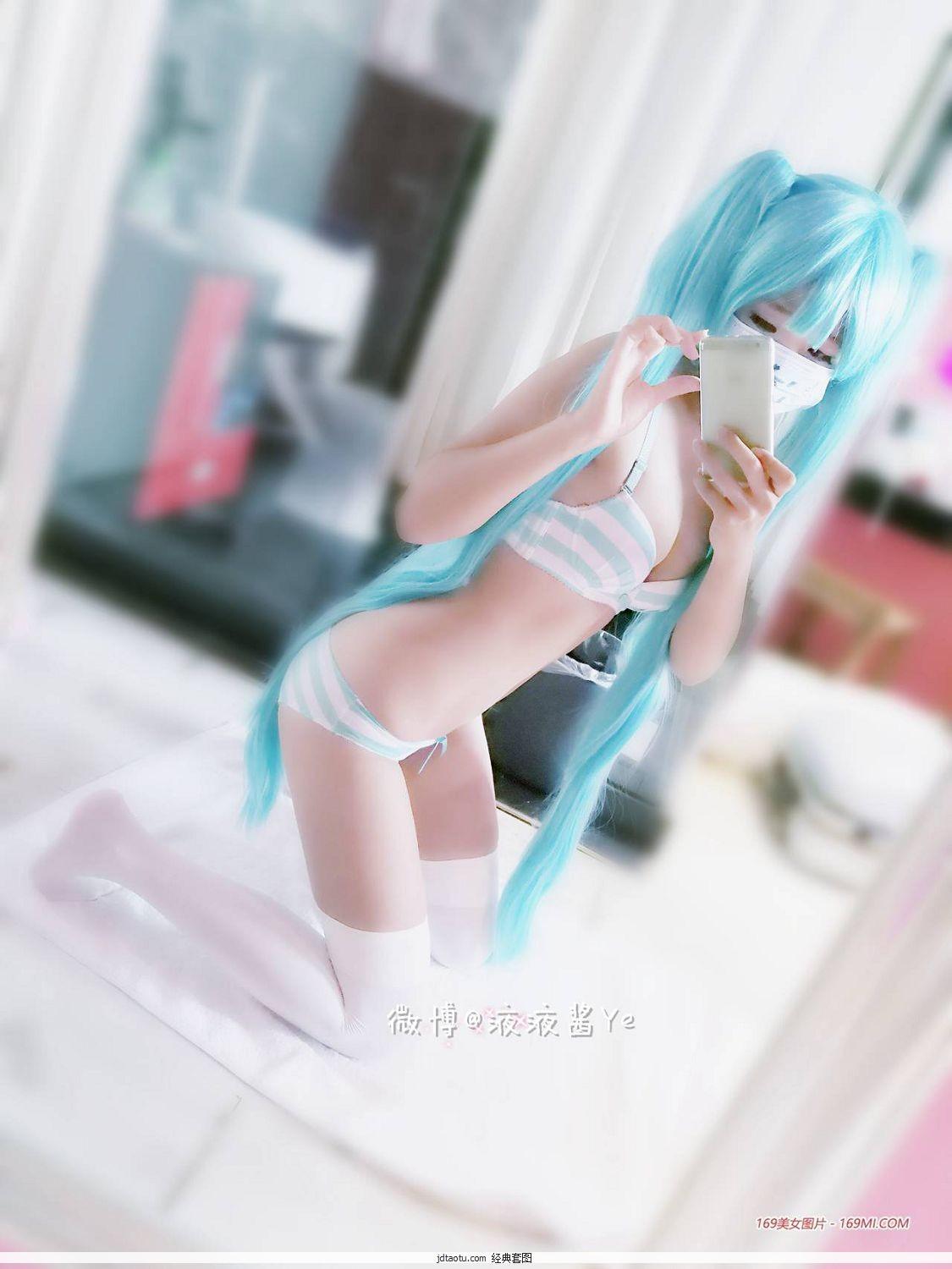 Cos初音未来的萌妹子美拍(3)