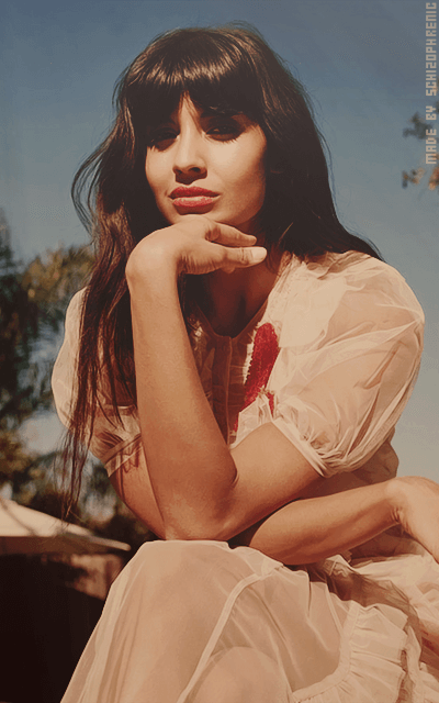 Jameela Jamil OA71Lihy_o