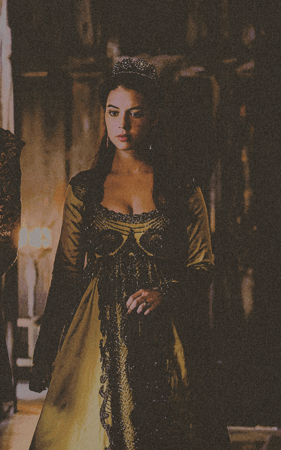 Adelaide Kane Oxd3G9GP_o