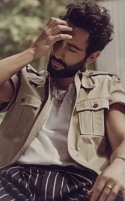 Noah Mills QFFOqwXC_o