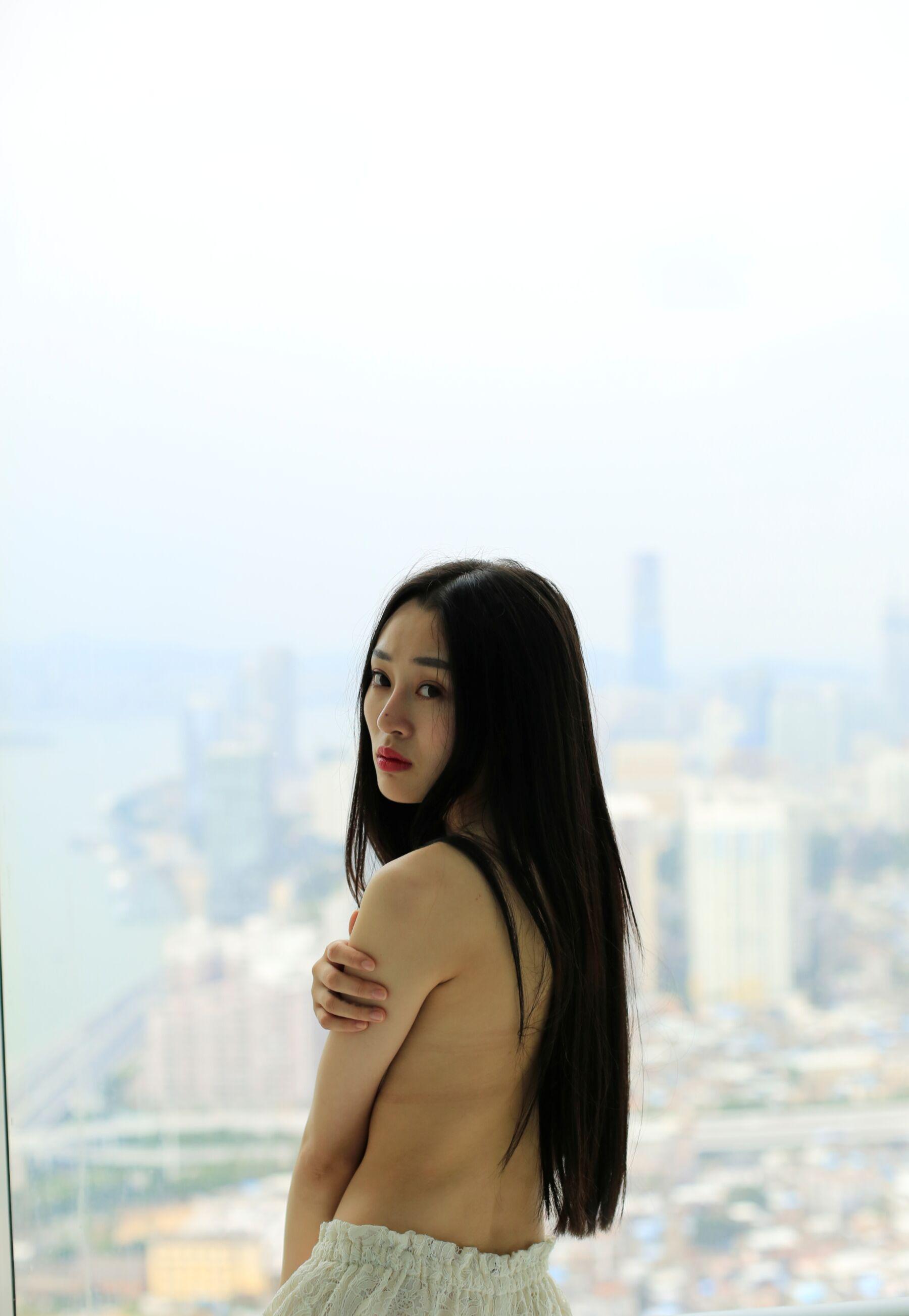 国模套图 素人私房流出(436)