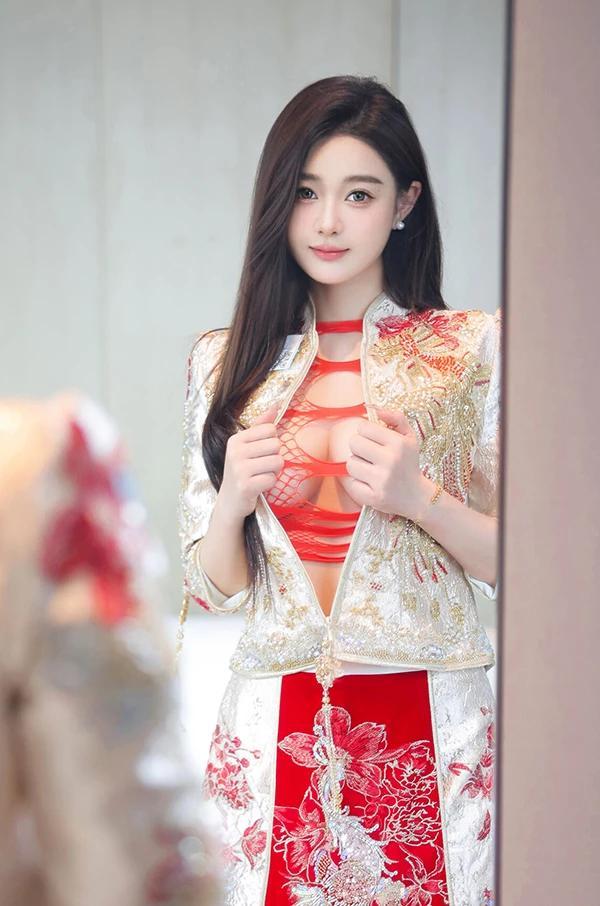 秀人女神candy糖糖红艳情趣网格私购流出(3)