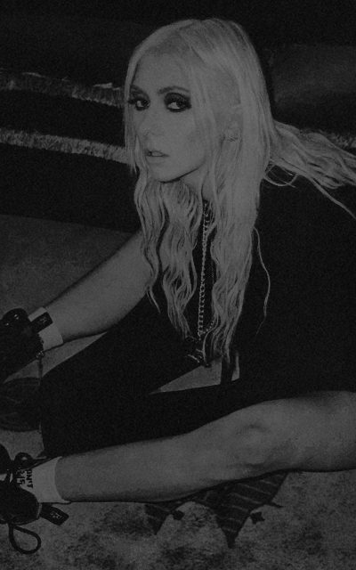 Taylor Momsen TpuTlKsO_o