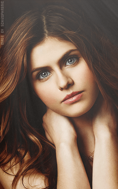 Alexandra Daddario APFODFNW_o