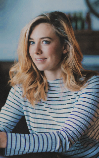 Vanessa Kirby VZbJAmtB_o