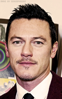 Luke Evans WcPFU8ji_o